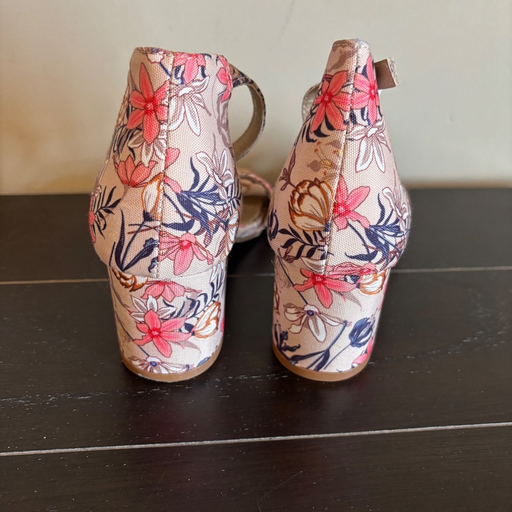 SERRA | Floral Block Heels | Ankle Strap | Sandal | Women's Size 7 - Picture 3 of 10